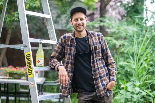 MIKAELA MACKENZIE / WINNIPEG FREE PRESS
Jesse Oberman has harvested nearly 2,000 kilograms of fruit so far this year.