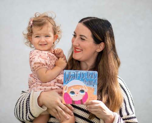 JESSICA LEE / WINNIPEG FREE PRESS
Author Nia Schindle was inspired by her daughter Bowie to self-publish her children&rsquo;s book, What is this Thing?, about pandemic face masks.