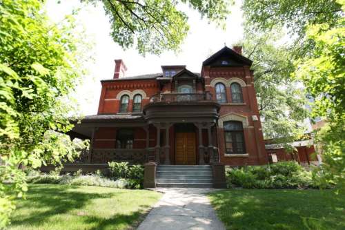 RUTH BONNEVILLE / WINNIPEG FREE PRESS FILES
Dalnavet Museum, a historic Victorian mansion and home of former Manitoba premier Hugh John MacDonald.