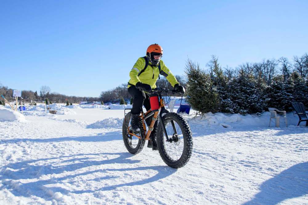 The total number of local cyclists who used some key active transportation routes during the winter nearly doubled during a March survey period, rising to a daily average of 236 in 2021, up from 119 in 2020. (Mike Sudoma / Winnipeg Free Press files)