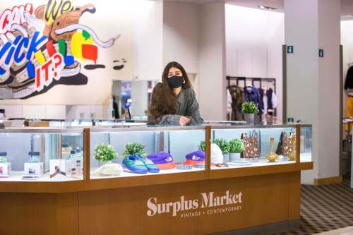 MIKAELA MACKENZIE / WINNIPEG FREE PRESS
‘We think it&rsquo;s a new way forward for retailers,&rsquo; says Surplus Market manager Joanna Velasquez.
