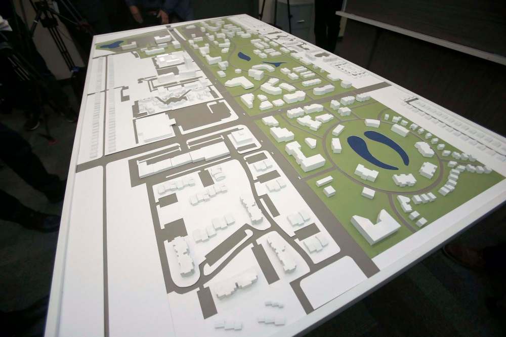 The plan calls for about 2,300 to 3,000 residential units and 915,000 to 1.2 million square feet of commercial space, including office, retail and institutional. (Shannon VanRaes / Winnipeg Free Press)