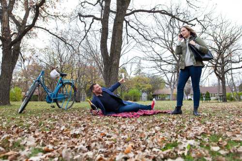 Daniel Crump / Winnipeg Free Press files
Lida Szkwarek (Lucy) and Johnathon Kirby (Ben) recreate a scene from Manitoba Opera&rsquo;s production of The Telephone.
