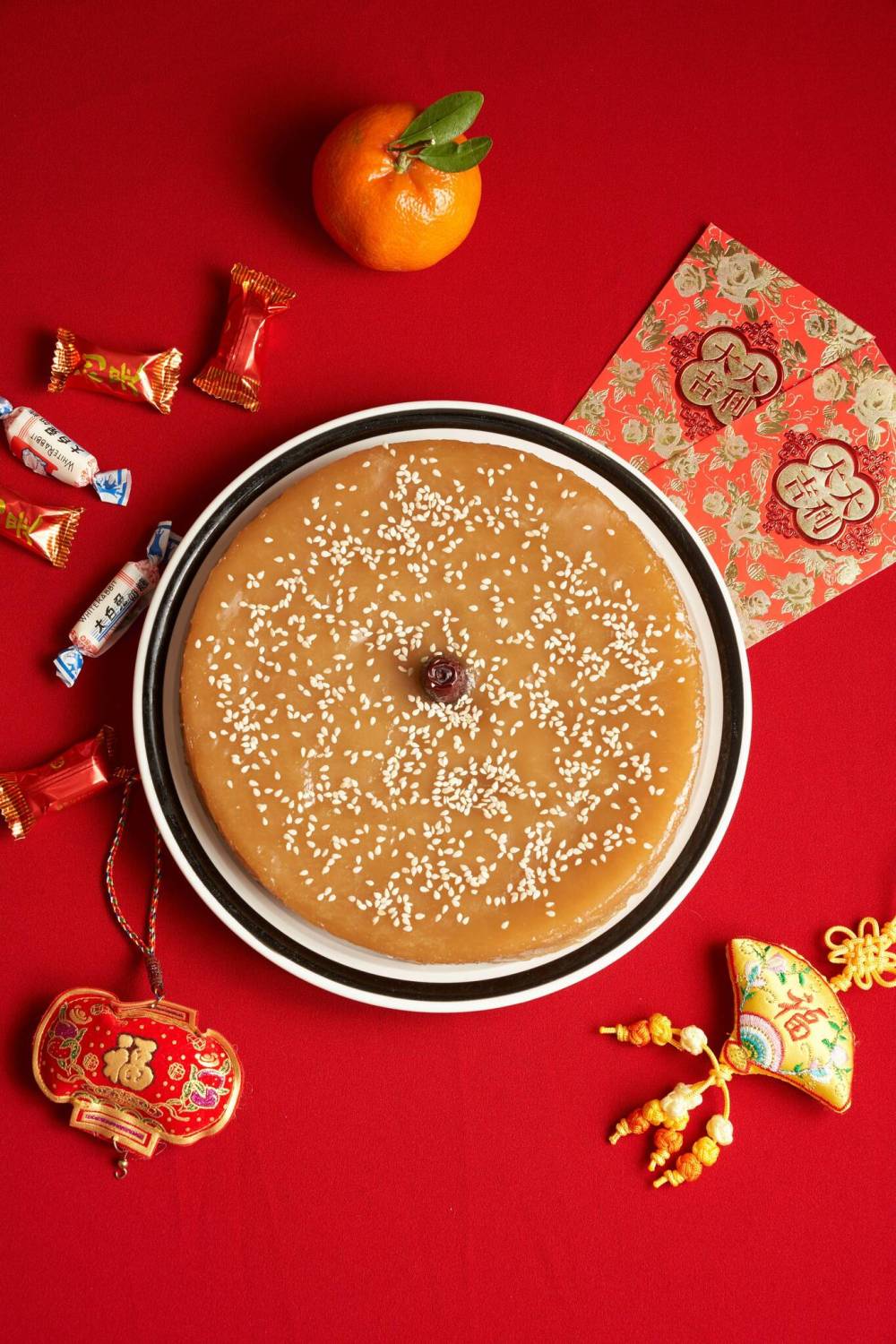 David Lipnowski / Winnipeg Free Press
Nian gao can be garnished with toasted sesame seeds and a dried red date.