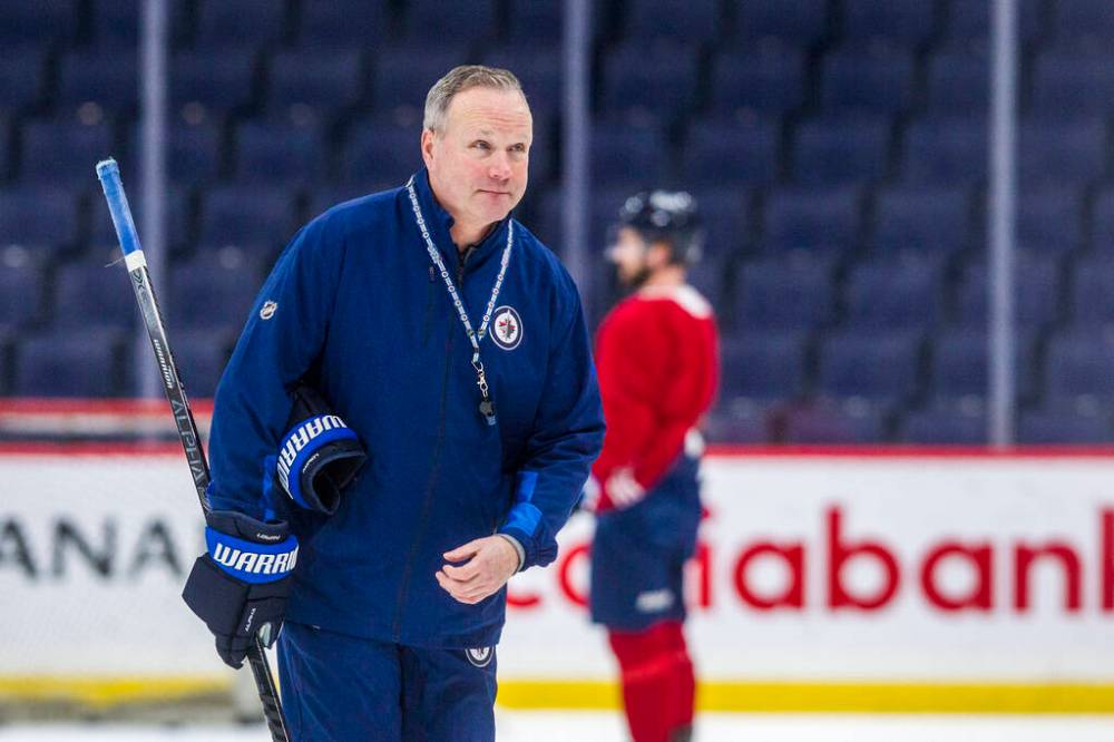 MIKAELA MACKENZIE / WINNIPEG FREE PRESS FILES
“Win a hockey game. If you want it in a nutshell,” interim coach Dave Lowry said Monday of the primary task coming out of the All-Star break.