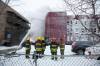 MIKE DEAL / WINNIPEG FREE PRESS
Firefighters at the site of a three-storey building fire in the 600 block of Sherbrook at about 6:45 a.m., Tuesday.