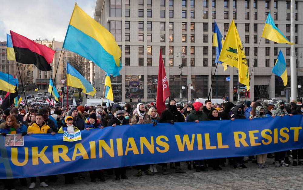 EFREM LUKATSKY / ASSOCIATED PRESS PHOTO
Russian President Vladimir Putin ordered troops to separatist regions of eastern Ukraine, shortly after Russia’s parliament recognized Donetsk and Luhansk in the Donbas region as independent “republics”.