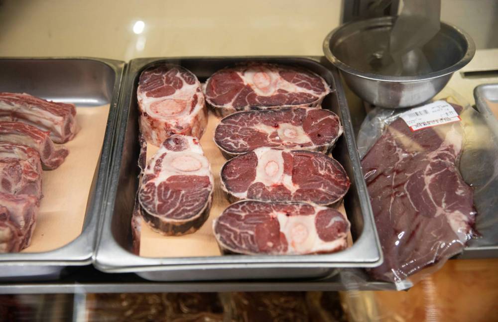 JESSICA LEE / WINNIPEG FREE PRESS
Ossobucco cuts of beef are among the products at Frig’s.