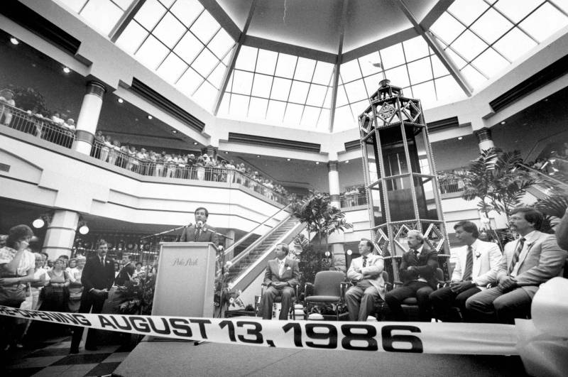 Winnipeg Free Press file
Polo Park reopened after a refurbishment on Aug. 13, 1986.