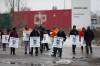 JOHN WOODS / WINNIPEG FREE PRESS
CP Rail workers walk the picket line on Keewatin Street Sunday.