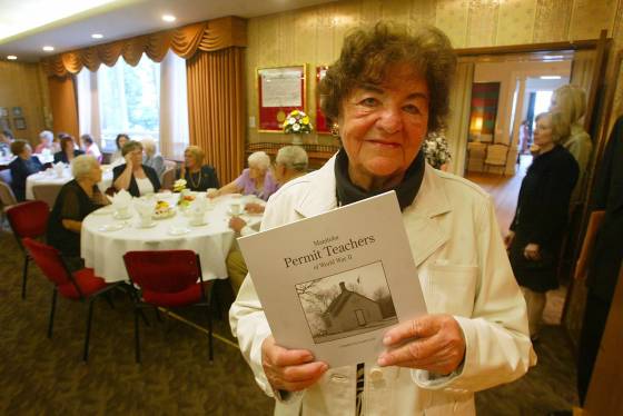 Marc Gallant / Winnipeg Free Press. Local- World War 2 permit teachers honored at tea at government house. Louisa Loeb, a permit teacher herself, compiled book of 20 permit teachers experiences. 070828.