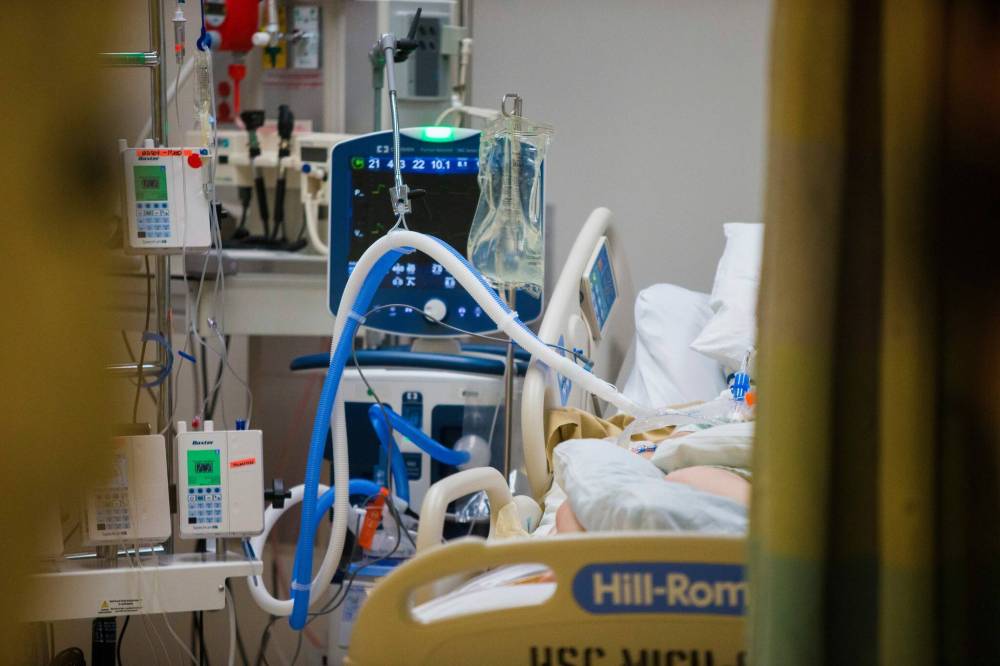 MIKAELA MACKENZIE / WINNIPEG FREE PRESS FILES
Now, Manitoba will report all deaths of people who tested positive for COVID-19 within 30 days.