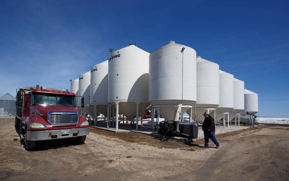 MIKE DEAL / WINNIPEG FREE PRESS
Farmers such as Chuck Fossay have planned out what to plant this year in light of all the disruptions in the market — including the war in Ukraine — that have driven prices up significantly in many commodities.