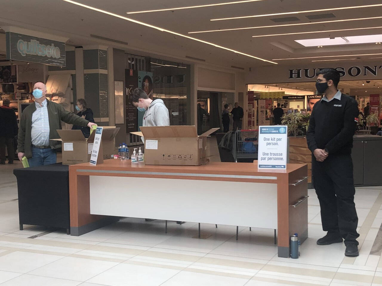 Mall shoppers pick up free test kits Winnipeg Free Press