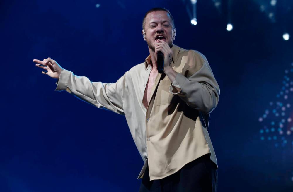 JOHN WOODS / WINNIPEG FREE PRESS
Imagine Dragons vocalist Dan Reynolds works the crowd at Canada Life Centre, Tuesday.
