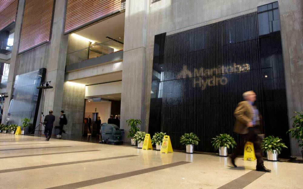 The waterfall, a six-foot curtain of water in the building’s lobby, humidifies the air in the winter and dehumidifies it in the summer. (Trevor Hagan / Winnipeg Free Press files)
