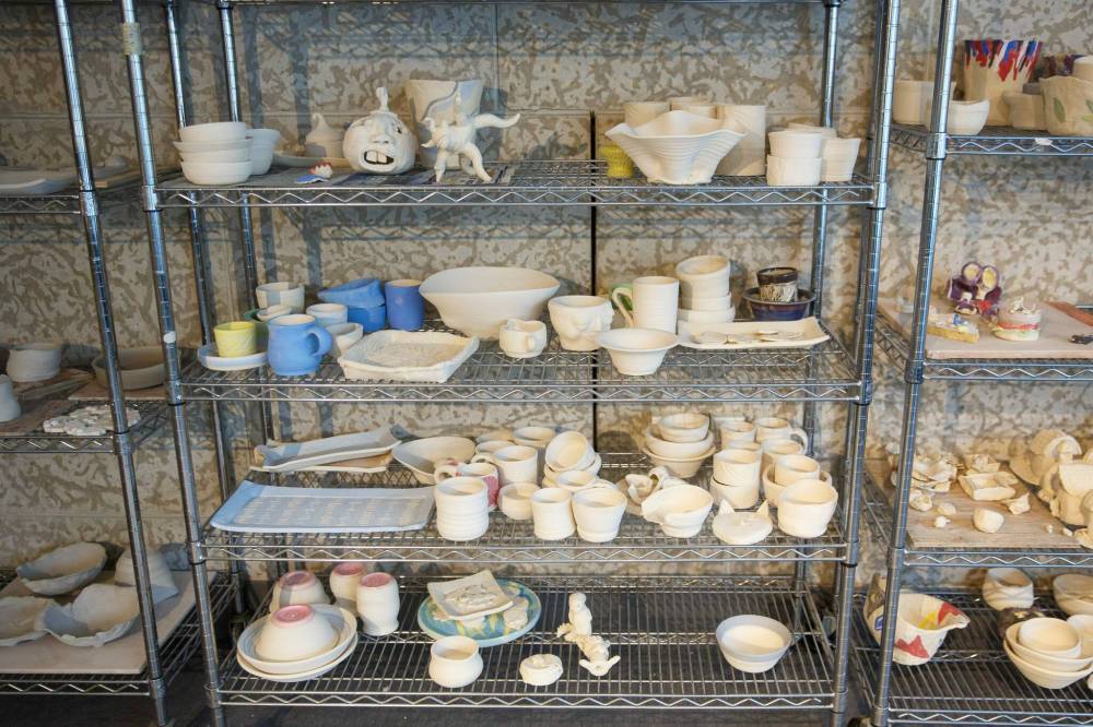 MIKE DEAL / WINNIPEG FREE PRESS
The new design puts the kiln just down the hall from where the potters’ wheels are located.