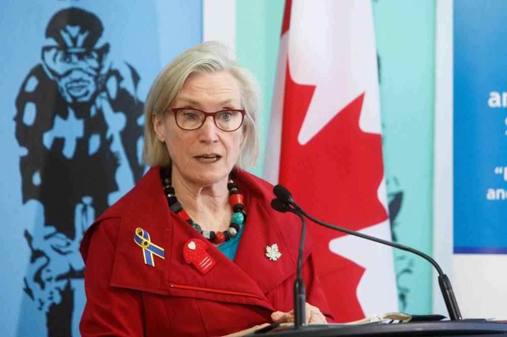MIKE DEAL / WINNIPEG FREE PRESS
Carolyn Bennett, Minister of Mental Health and Addictions and Associate Minister of Health, makes a funding announcement supporting mental health promotion across Canada Friday afternoon in Winnipeg.