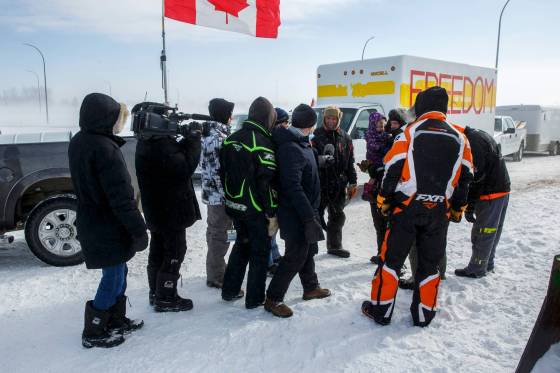 MIKE DEAL / WINNIPEG FREE PRESS FILESProtesters blocked the border crossing at Emerson, in February.