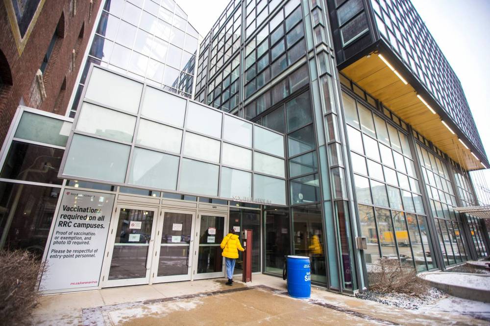 MIKAELA MACKENZIE / WINNIPEG FREE PRESS FILES
RRC Polytech has revised its respectful school policy to improve its ability to address concerns.
MIKAELA MACKENZIE / WINNIPEG FREE PRESS Red River College downtown campus in Winnipeg on Friday, Dec. 17, 2021. For —- story. Winnipeg Free Press 2021.