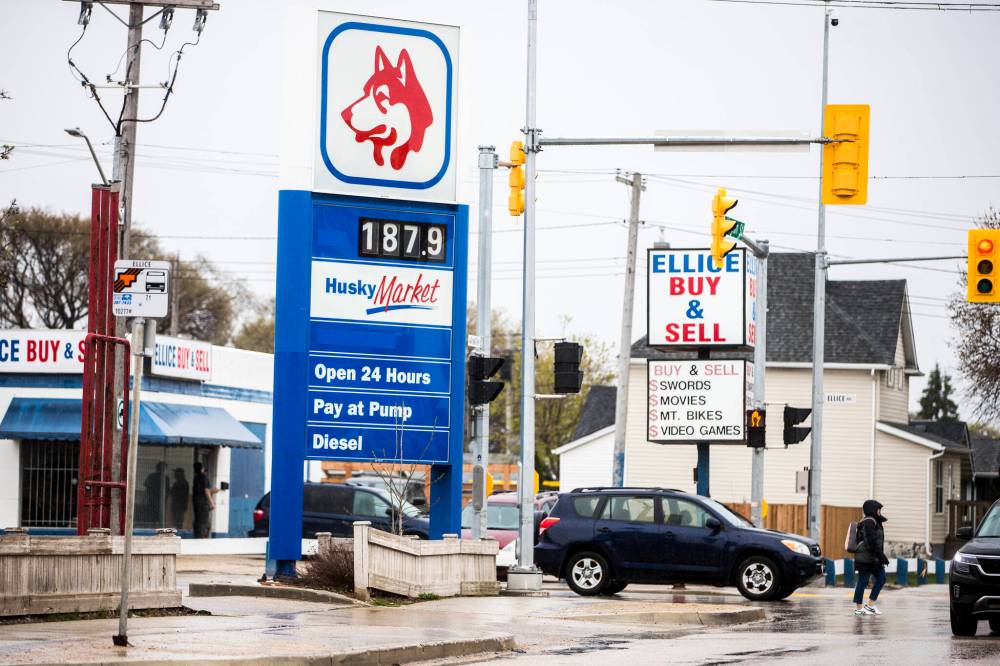 MIKAELA MACKENZIE / WINNIPEG FREE PRESS
Manitoba’s average gasoline price Tuesday was $1.878 per litre, the GasBuddy fuel price tracking site reported.