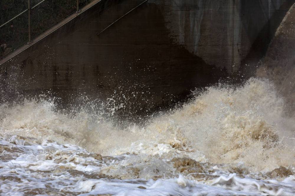 TIM SMITH / THE BRANDON SUN
Water in the Little Saskatchewan River churns at the Minnedosa dam.
