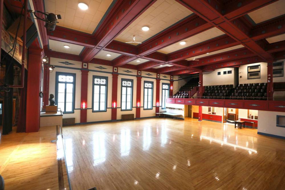 RUTH BONNEVILLE / WINNIPEG FREE PRESS
In the high-ceilinged main hall, there are delicate geometric details in the moulding.