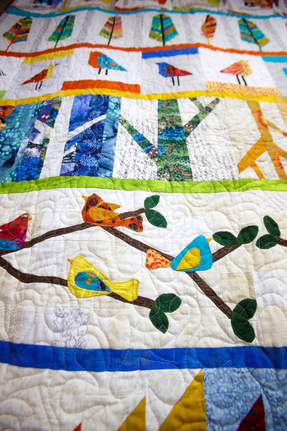 MacGregor-area quilters dubbed their collaboration the Silver Linings quilts. (Mike Deal / Winnipeg Free Press)