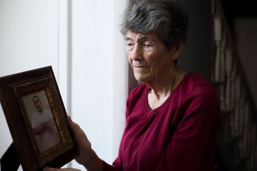 MIKAELA MACKENZIE / WINNIPEG FREE PRESS
Gertrude Lamoureux is the grandmother of Shawn Poitra, an inmate at Stony Mountain who died of cancer last year. Numerous inmates and family members say he was denied proper medical care until it was too late.