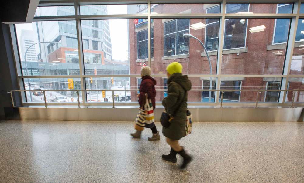The skywalk system is particularly popular during the winter months. (Mike Deal / Winnipeg Free Press)