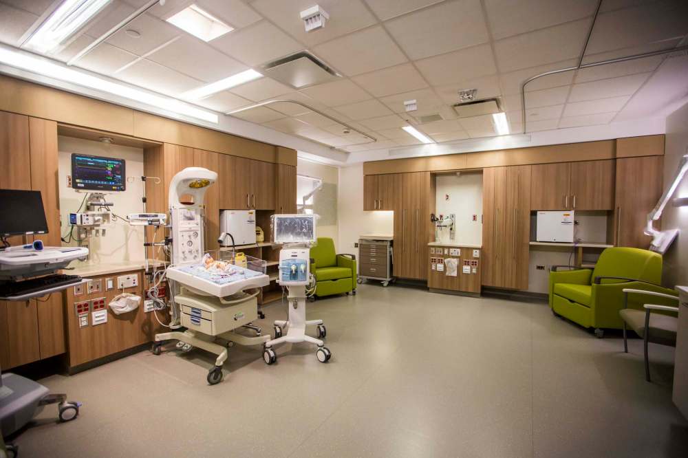 MIKAELA MACKENZIE / WINNIPEG FREE PRESS FILES
The NICU at the new HSC Women’s Hospital, which opened Sunday, is entirely made up of private rooms (this double room is meant for twins).