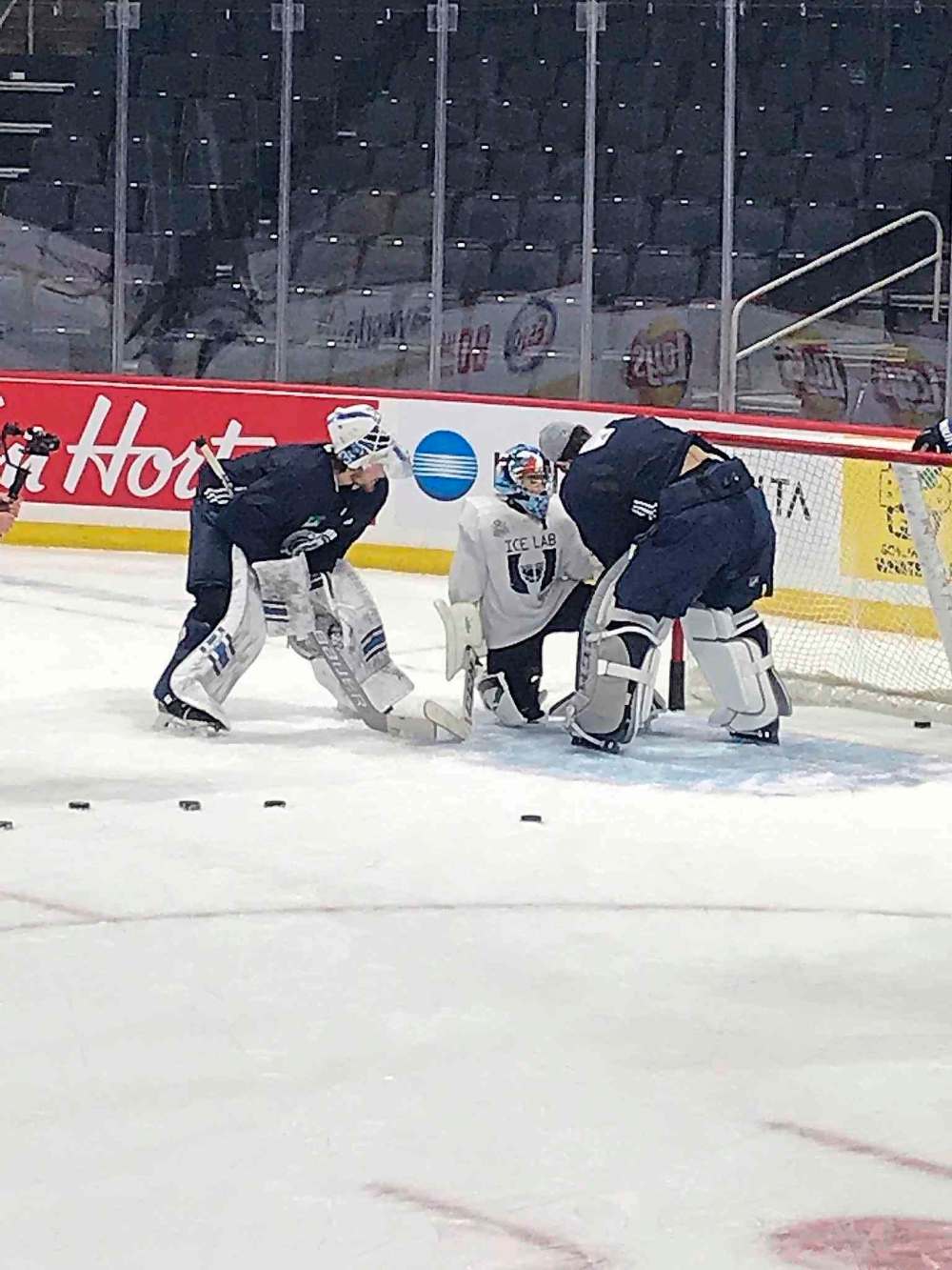 7-ELEVEN THAT'S HOCKEY REACTS TO HELLEBUYCK & SCHEIFELE RE-SIGNING