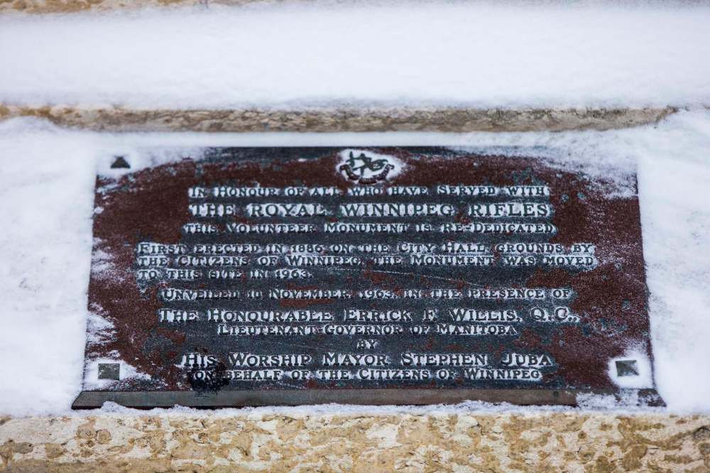 The insciription on the plaque reads: