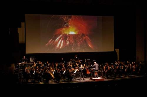 Soloist Alexandre De Costa performs Volcano, the first of three parts of Micheal Daugherty&rsquo;s 3 part composition, Fire and Blood with the Winnipeg Symphony Orchestra Saturday night as part of the Winnipeg New Music Festival. (Mike Sudoma / Winnipeg Free Press)