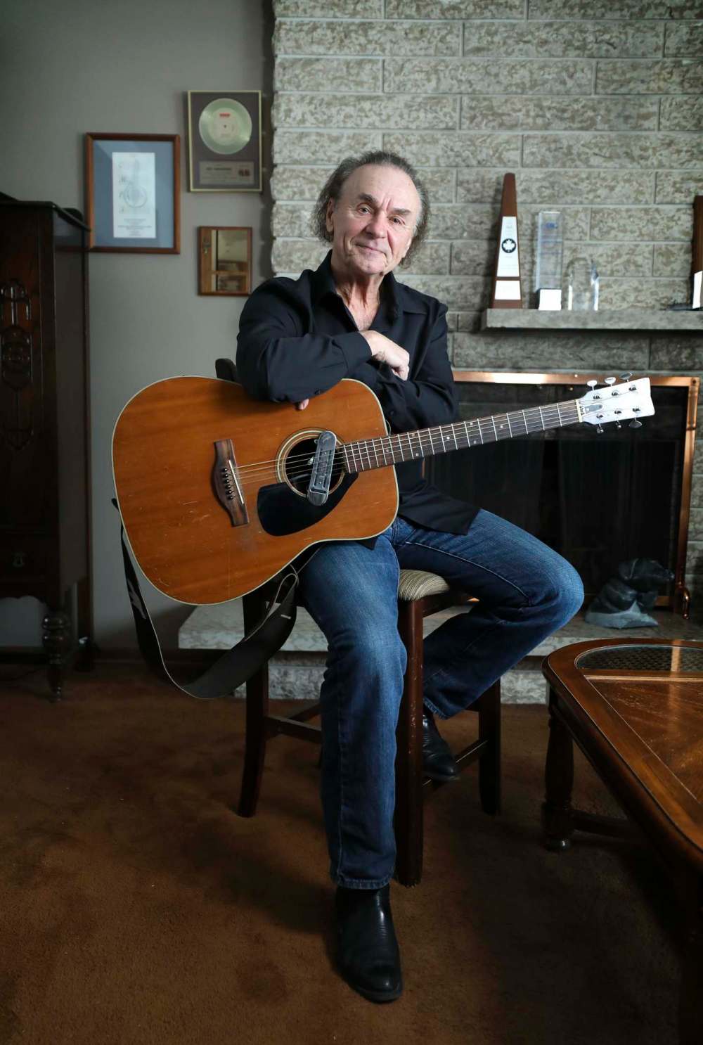 Joey Gregorash became the first solo Manitoba act to win a Juno Award in 1972. The singer will perform at the Regent Casino Event Centre on Feb. 6. (Ruth Bonneville / Winnipeg Free Press)