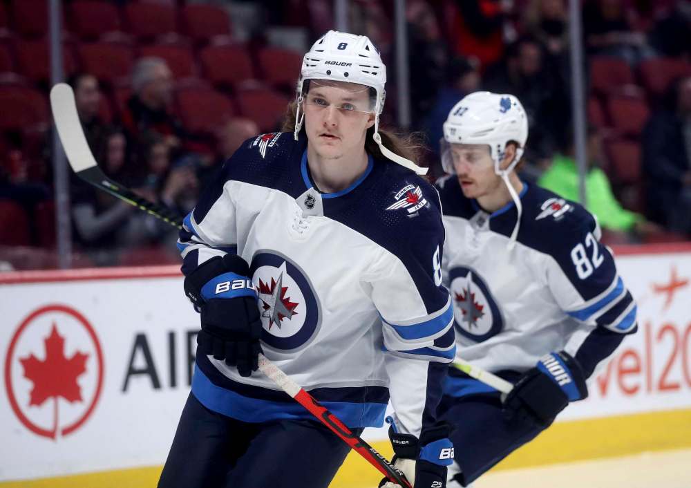 TREVOR HAGAN / WINNIPEG FREE PRESS FILES
The Winnipeg Jets' Sami Niku was a spectator Friday night against the San Jose Sharks.