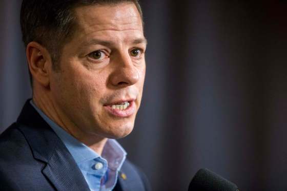 MIKAELA MACKENZIE / WINNIPEG FREE PRESS FILESWinnipeg Mayor Brian Bowman wants the Manitoba government to balance its budget this year.