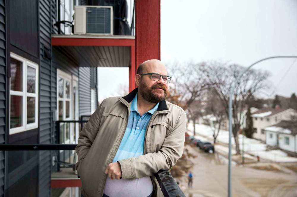 MIKAELA MACKENZIE / WINNIPEG FREE PRESS
Alan Small, who was the recipient of a kidney donation last summer, has experience living in isolation as a person with a compromised immune system.