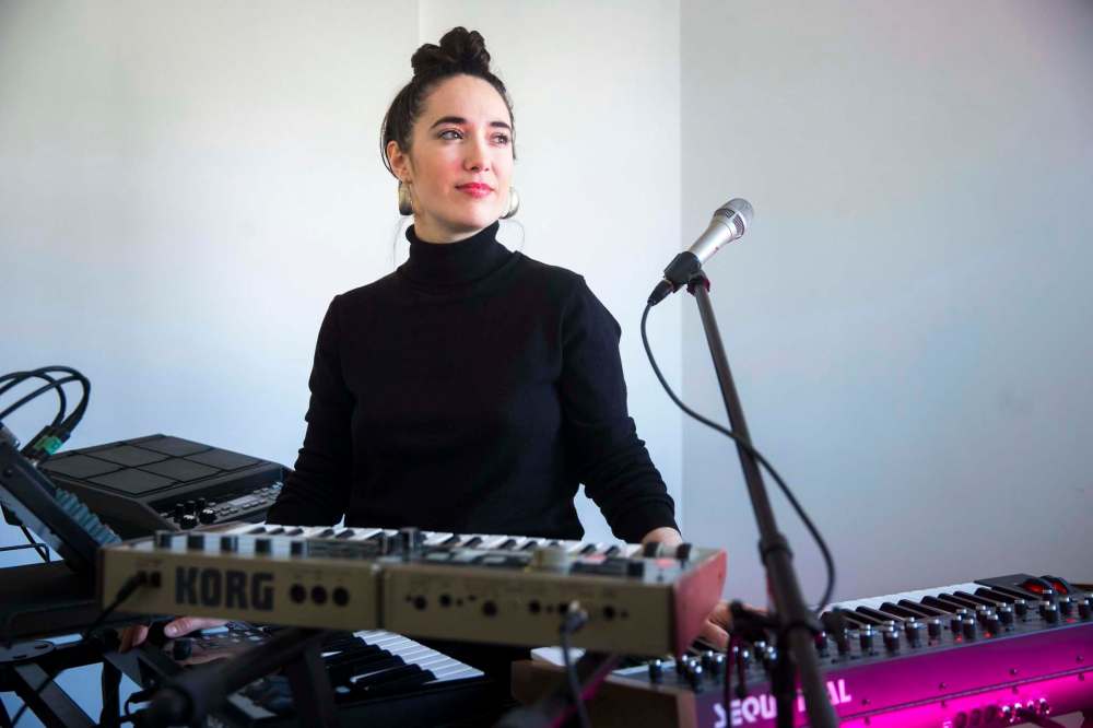 MIKAELA MACKENZIE / WINNIPEG FREE PRESS
Electro-soul artist Rayannah is the first musician taking part in Manitoba Music’s MB Live Sessions, which kick off tonight.