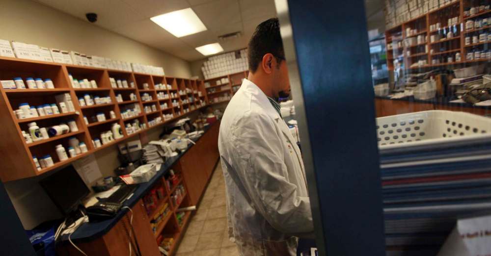 Phil Hossack / Winnipeg Free Press Files
In March, the province accepted a recommendation from the Canadian Pharmacists Association to limit prescriptions in an attempt to prevent people from stockpiling medication. Some have complained, saying it's a form of forced price-gouging.