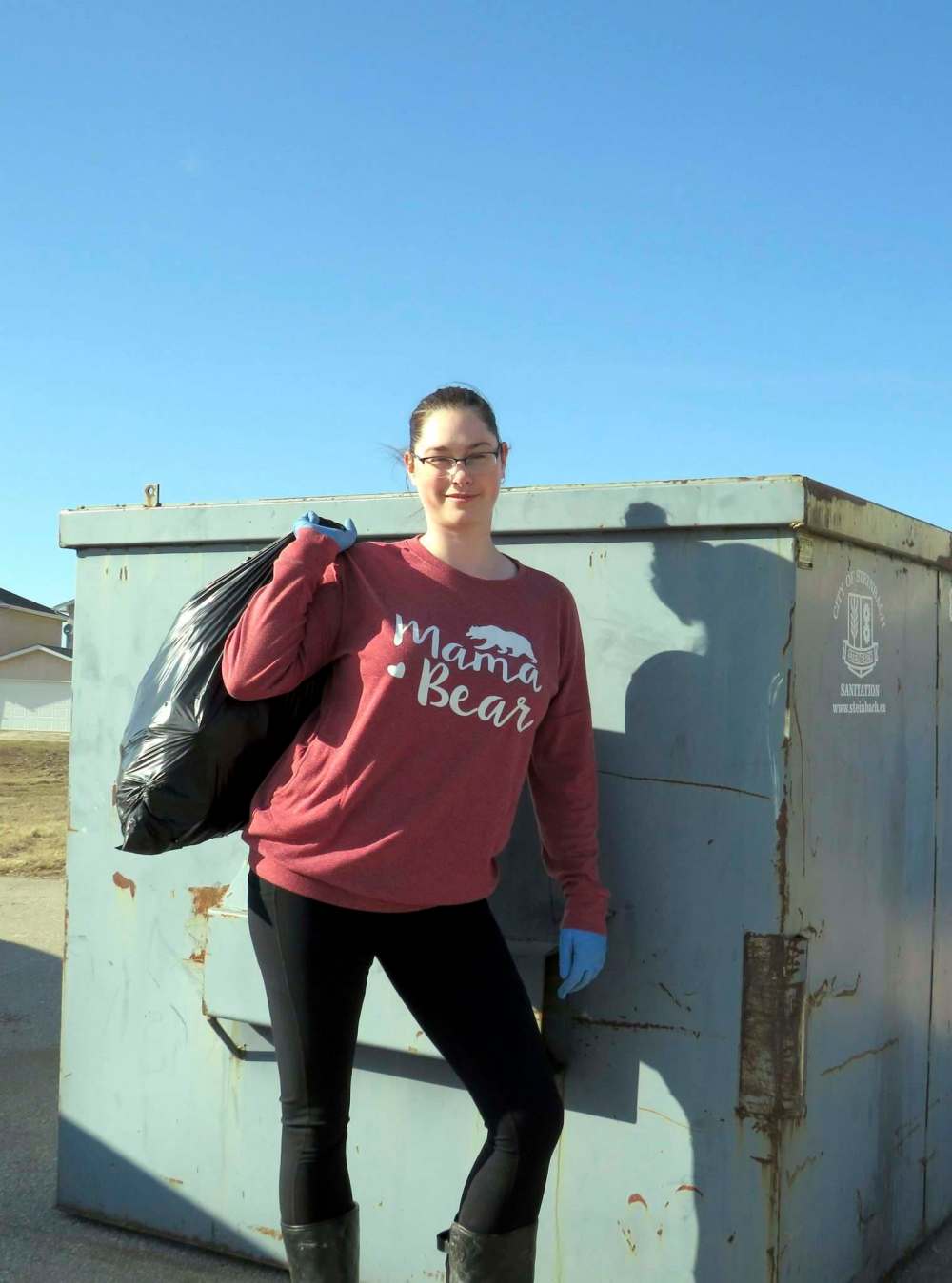 SUPPLIED
Kirsten Desorcy, a University of Manitoba marine biology student selected as an ocean ambassador in Manitoba.
She has launched an online campaign to get Manitobans to go for walks, pick up trash, photograph the bags and post them with the hashtag #covid19pickup that trash. She puts them on her blog, which has a garbage bag counter.
- for Doug Speirs story / Winnipeg Free Press 2020