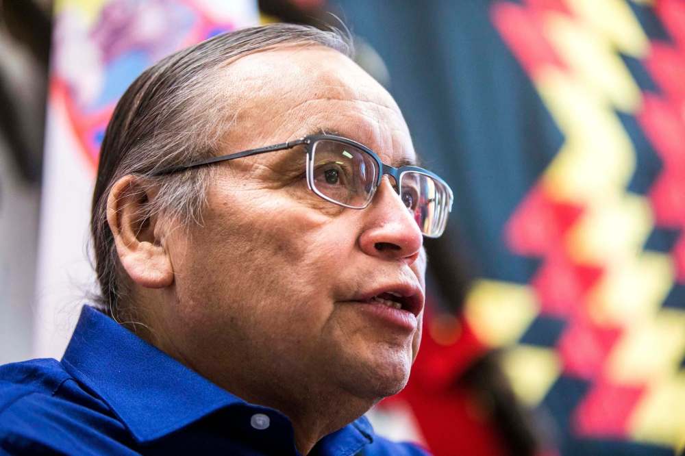MIKAELA MACKENZIE / WINNIPEG FREE PRESS Files
Terry Nelson, former chief of Roseau River, is talking to younger people about science behind traditional medicines, and their connection to spiritual practices.