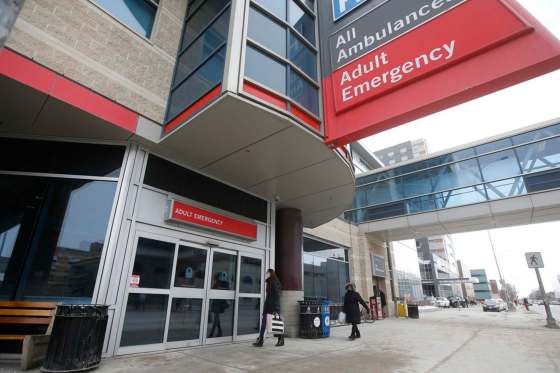 JOHN WOODS / WINNIPEG FREE PRESS FILESOn April 2, more than 100 staff at the Health Sciences Centre were sent home after being exposed to COVID-19.