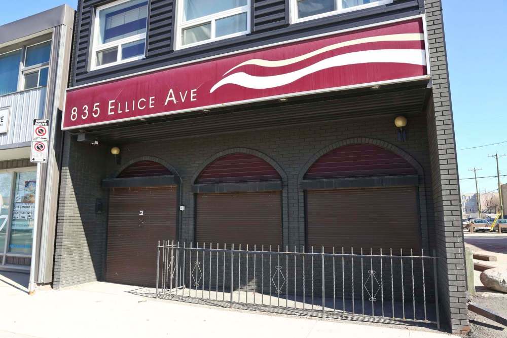 MIKE DEAL / WINNIPEG FREE PRESS
Executive Bath, a body rub parlour on Ellice Avenue, is closed for violating public health measures meant to slow the spread of COVID-19.