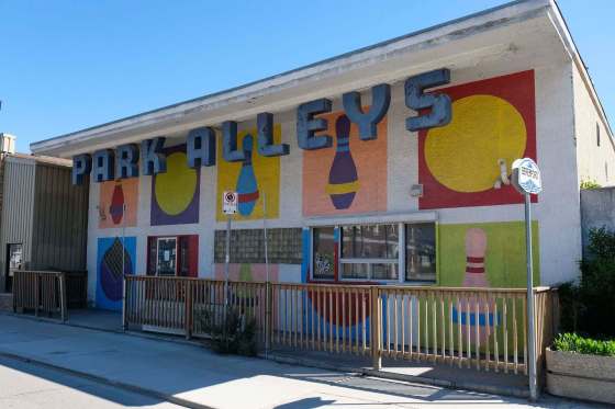 Park Alleys is set to be reenvisioned as a restaurant, bar, live music venue and bowling alley. (Daniel Crump / Winnipeg Free Press)