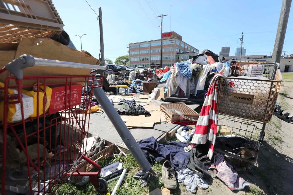 RUTH BONNEVILLE / FREE PRESS FILES
On June 2, a lawyer for the Manitoba Metis Federation sent a letter to Winnipeg Mayor Brian Bowman outlining safety concerns expressed by staff who work at the federation’s office on Henry Avenue, due to a nearby encampment.