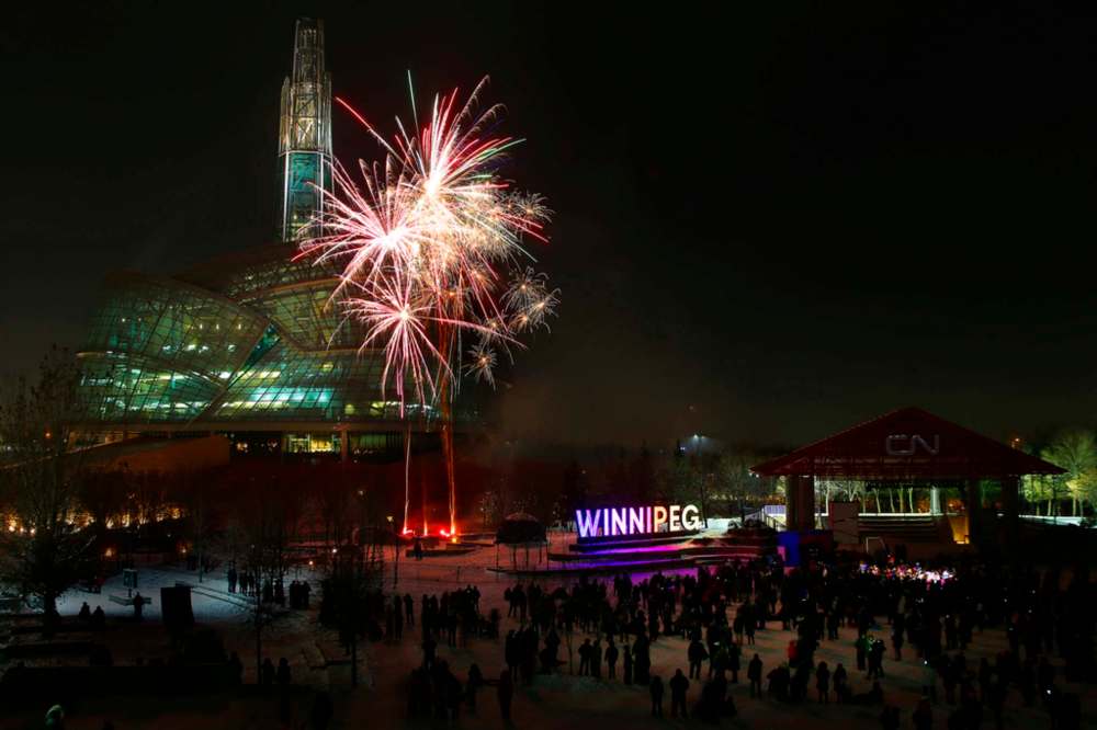 JOHN WOODS / WINNIPEG FREE PRESS FILES
Canada Day fireworks shows at The Forks have been cancelled this year.