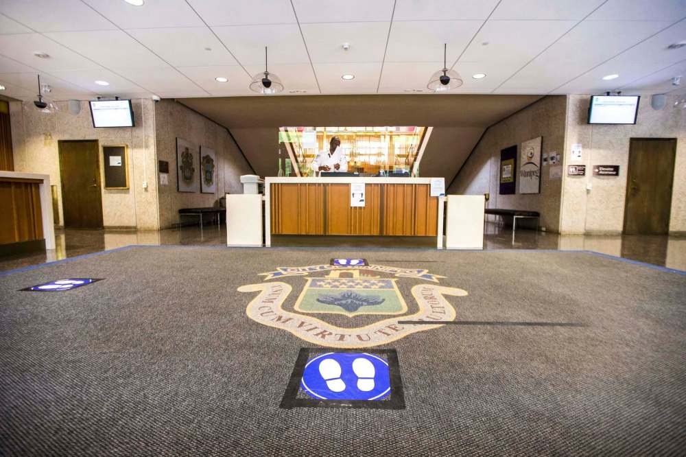 MIKAELA MACKENZIE / WINNIPEG FREE PRESS
To enter the council building, residents must now book an appointment with an elected official or register to speak on a council or committee matter.