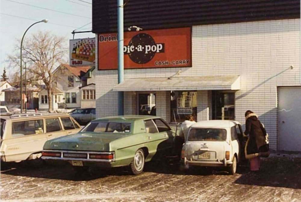 The Pic-a-Pop store at Ness Avenue and Roseberry Street in the 1970s. (Supplied)