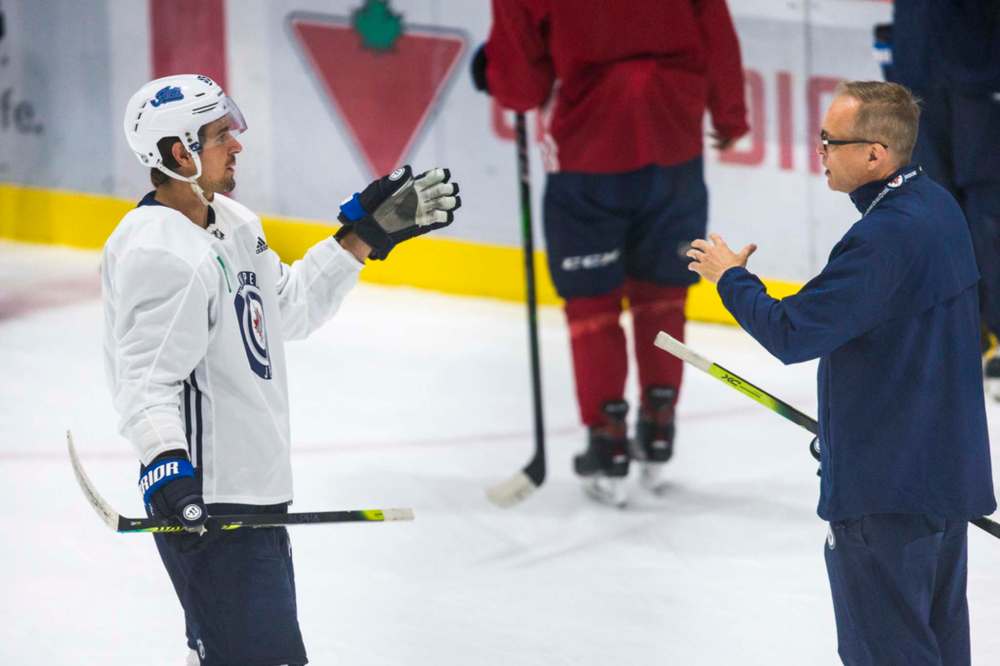 MIKAELA MACKENZIE / WINNIPEG FREE PRESS
Mark Scheifele talks to head coach Paul Maurice at Jets practice at the Bell MTS Iceplex in Winnipeg on Tuesday. Scheifele was invited to be part of a the NHL's return-to-play committee.